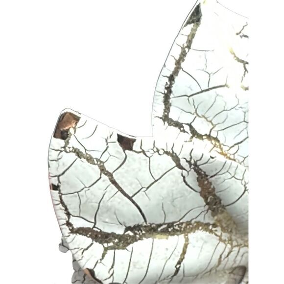 Vintage flower brooch pin white enamel gold tone crackle poinsettia - Picture 2 of 7